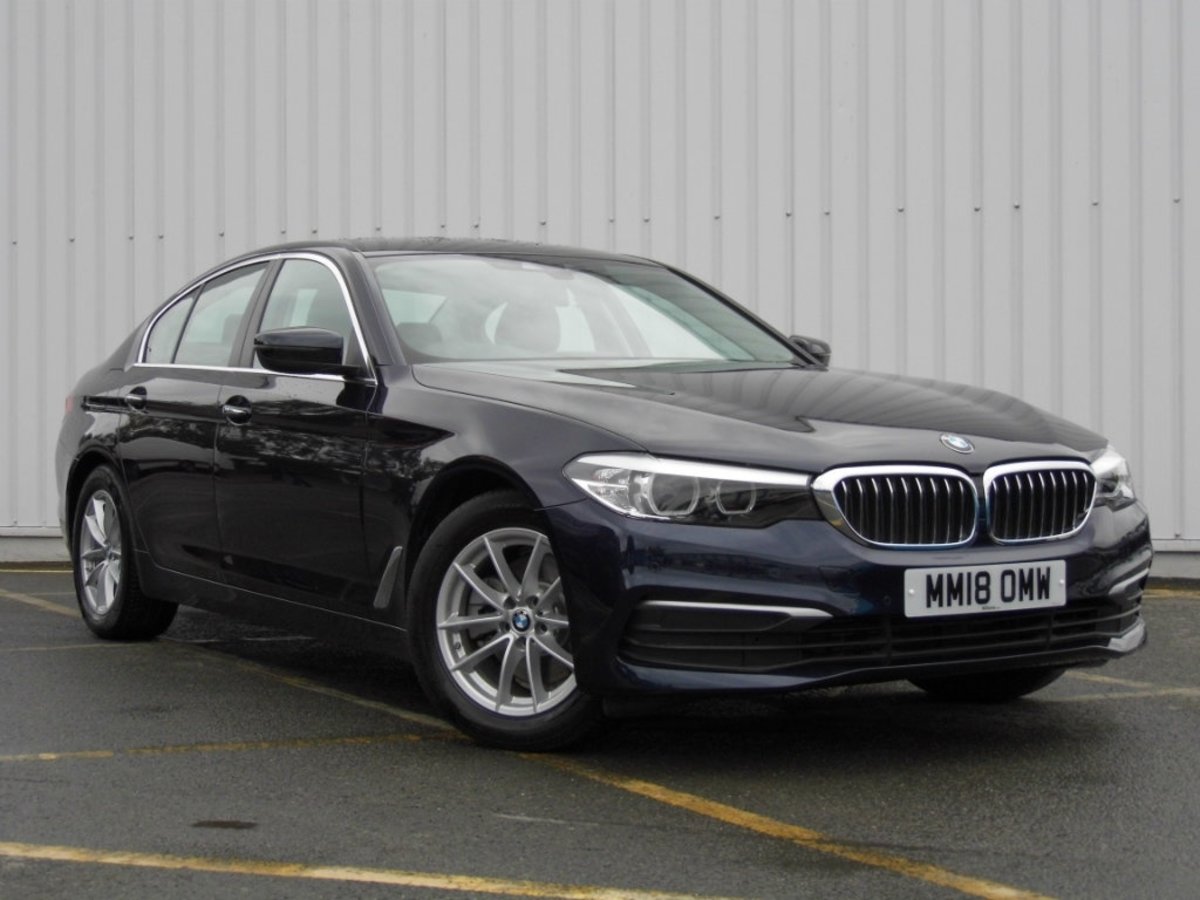 BMW 5 Series: Selecting the sorting order of the names BMW 5 Series: Selecting the sorting order of the names